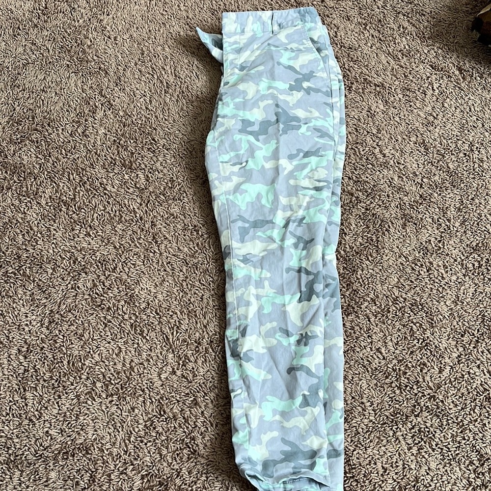 Gap Camo Khaki Petite
